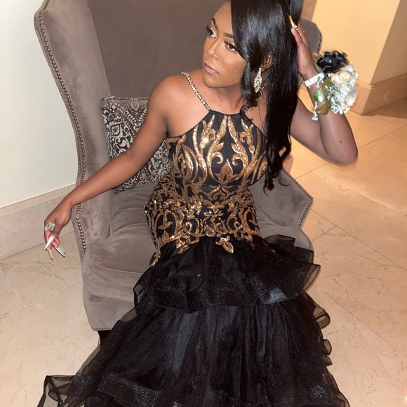 Gold and black formal prom dress , size large - Picture 4 of 4